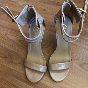 Candies nude colored heels Size 5